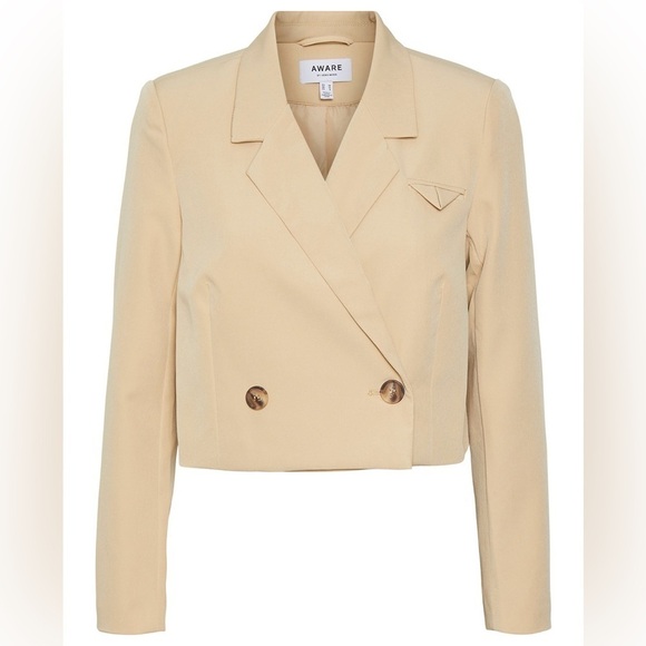 Vero Moda Jackets & Blazers - Vero Moda Aware tailored cropped blazer in beige Size 8 NWT